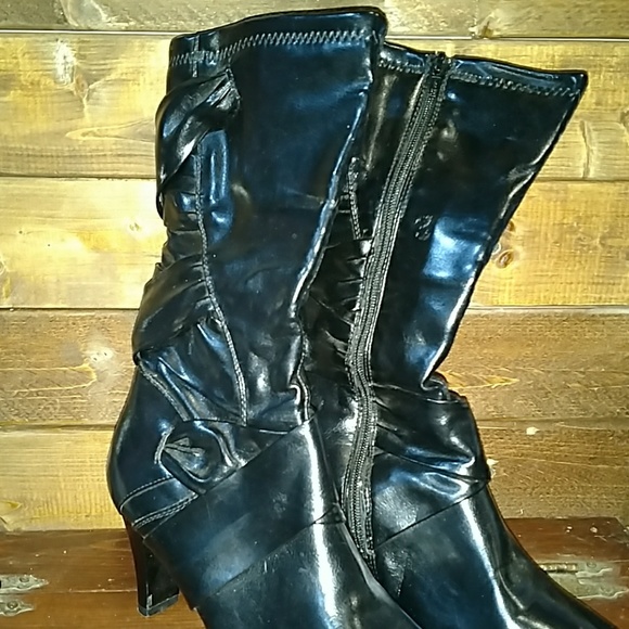 Boots - Picture 2 of 4